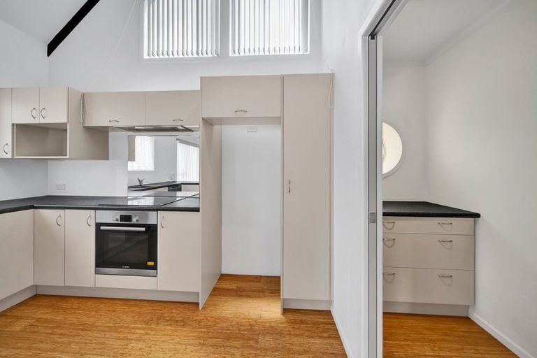 Photo of property in 13 Ambury Place, Merrilands, New Plymouth, 4312