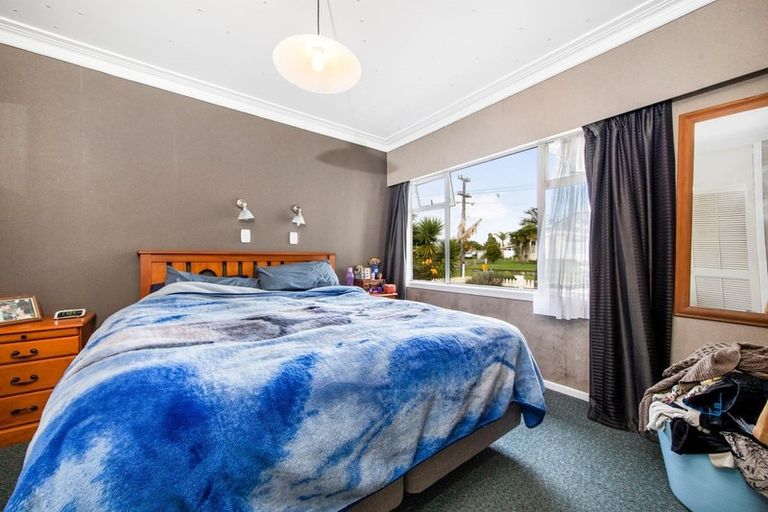Photo of property in 37 Mckean Avenue, Manurewa, Auckland, 2102