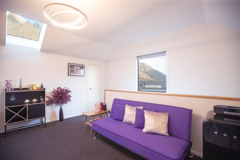 Photo of property in 35 Mckellar Drive, Jacks Point, Queenstown, 9371