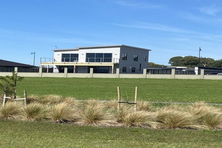 Photo of property in 64 Pelorus Avenue, Poraiti, Napier, 4112