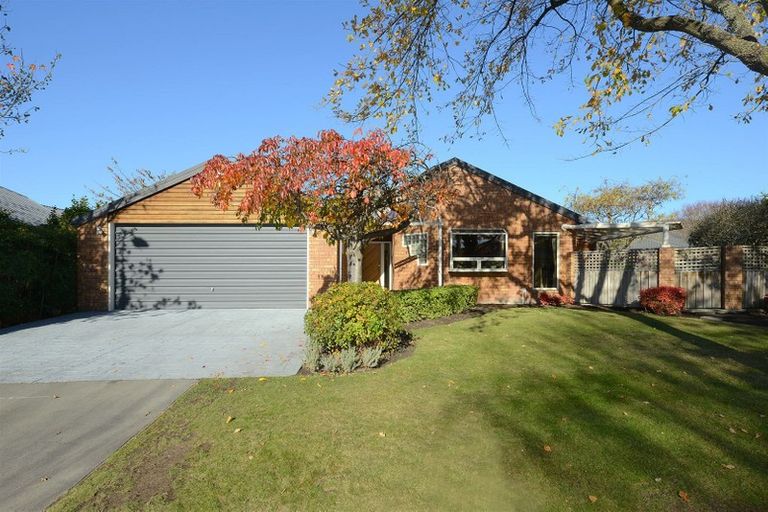 Photo of property in 9 Hatfield Place, Avonhead, Christchurch, 8042