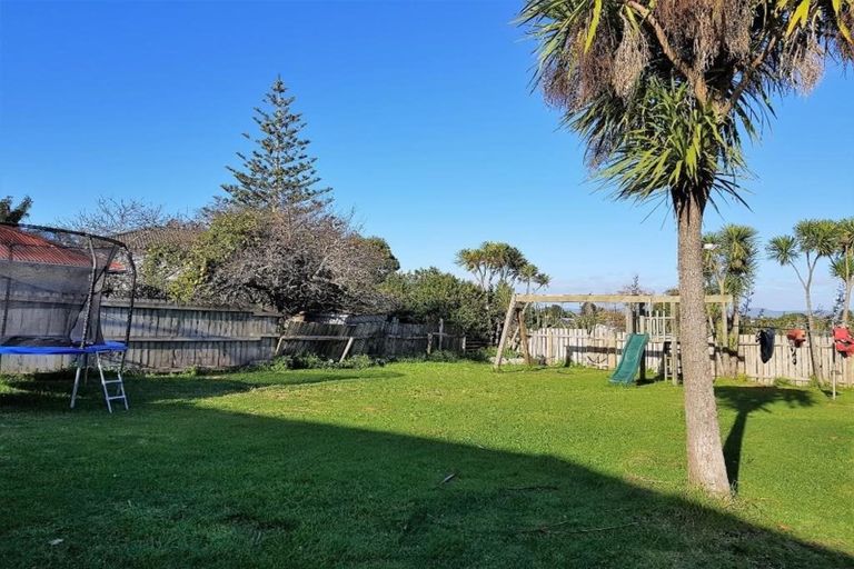 Photo of property in 660 Te Atatu Road, Te Atatu Peninsula, Auckland, 0610