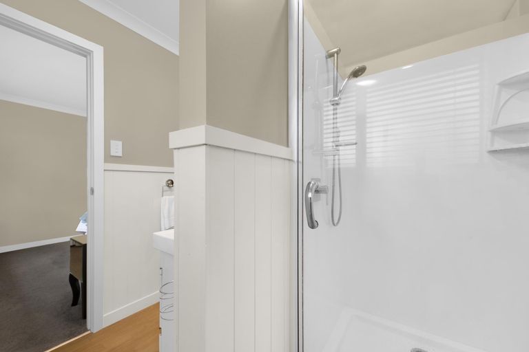 Photo of property in 2 Coronation Avenue, Pukekohe, 2120