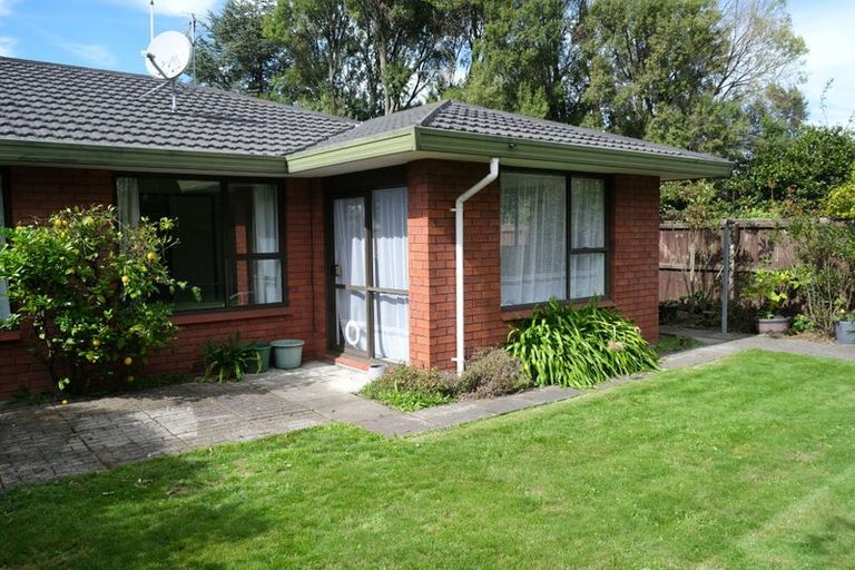 Photo of property in 2/68 Sabys Road, Halswell, Christchurch, 8025