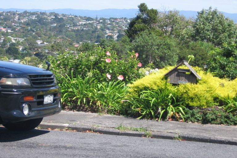 Photo of property in 17 Arcadia Crescent, Bayview, Auckland, 0629
