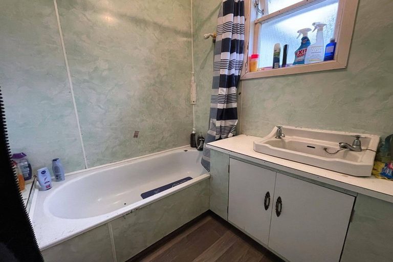 Photo of property in 261 Balmoral Drive, Tokoroa, 3420