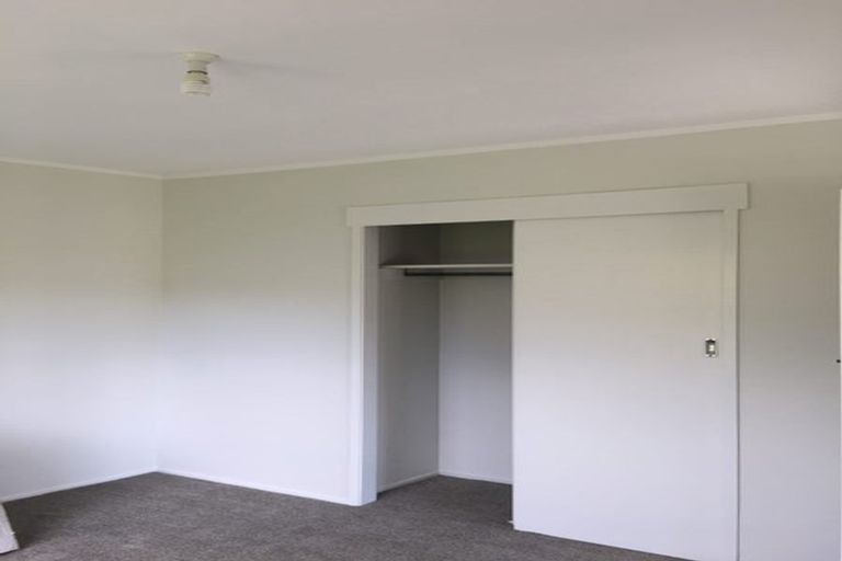 Photo of property in 1/16 Kapiti Place, Sunnynook, Auckland, 0620