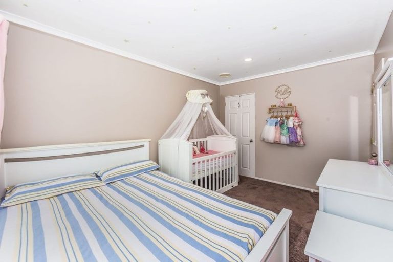 Photo of property in 31 Kate Sheppard Avenue, Torbay, Auckland, 0630