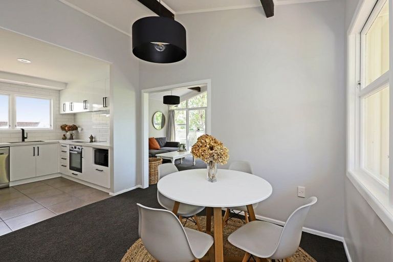 Photo of property in 12 Mangarau Crescent, Havelock North, 4130