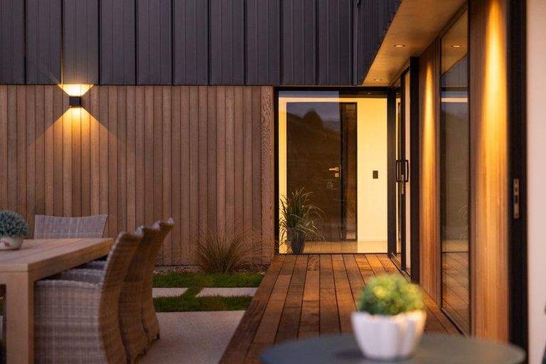 Photo of property in 69 Howden Drive, Jacks Point, 9371