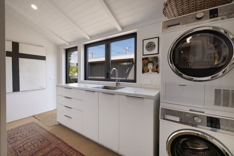 Photo of property in 23 Karewa Parade, Papamoa Beach, Papamoa, 3118