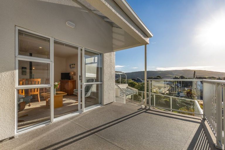 Photo of property in 32 Paremata Crescent, Paremata, Porirua, 5024