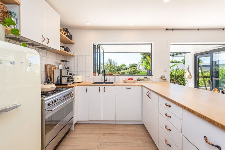 Photo of property in 9 Moncks Bay Lane, Moncks Bay, Christchurch, 8081