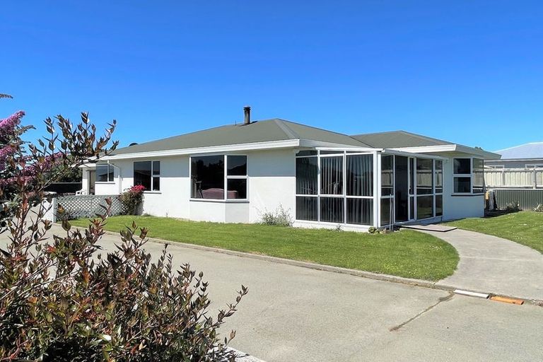 Photo of property in 19 Timaru Road, Waimate, 7924