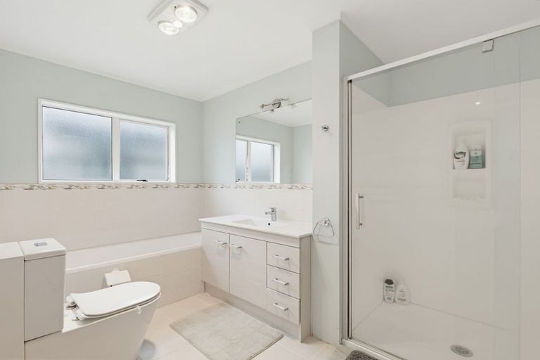 Photo of property in 19b Mcgowan Place, Orewa, 0931