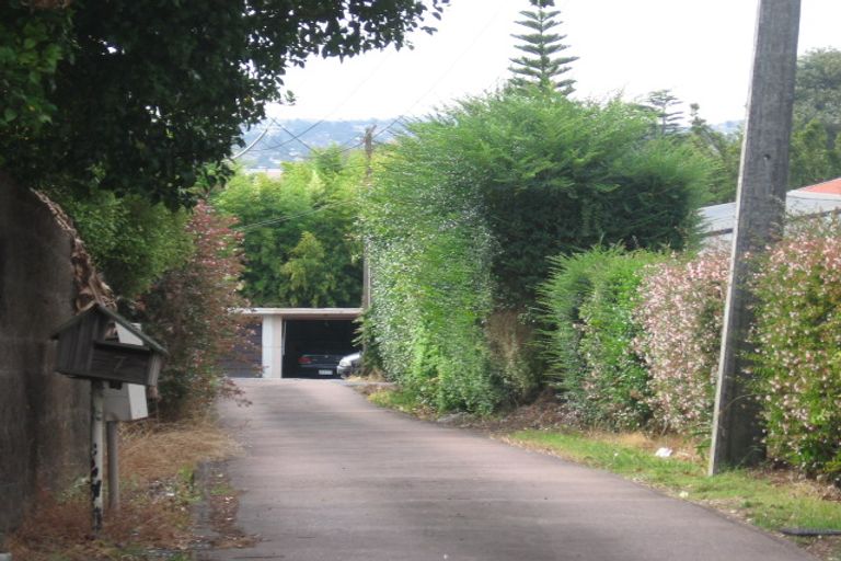 Photo of property in 7 Lynwood Road, New Lynn, Auckland, 0600