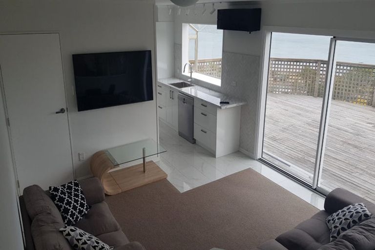 Photo of property in 7a Korokoro Road, Korokoro, Lower Hutt, 5012