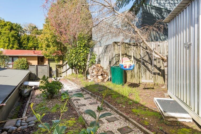 Photo of property in 1/62 Stapleford Crescent, Browns Bay, Auckland, 0630