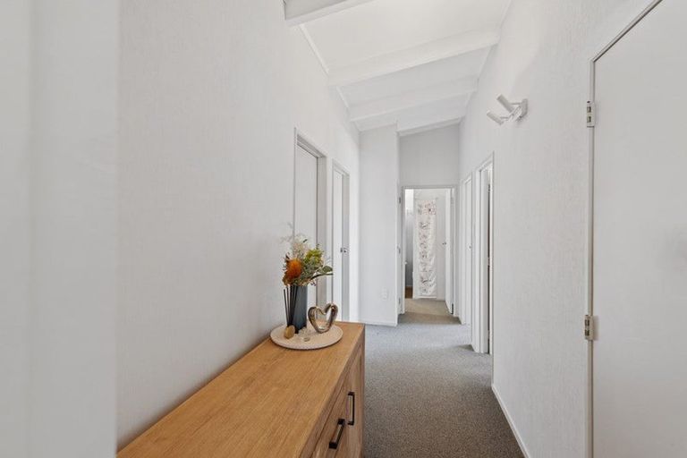 Photo of property in 15 Pohutukawa Drive, Pukete, Hamilton, 3200