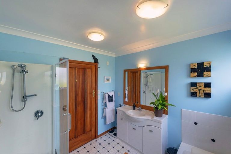 Photo of property in 100 Messines Road, Karori, Wellington, 6012