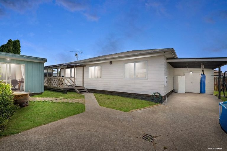 Photo of property in 2/24 Templeton Place, Clendon Park, Auckland, 2103