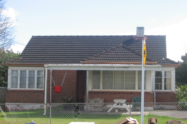 Photo of property in 1/11 Fruitvale Road, New Lynn, Auckland, 0600