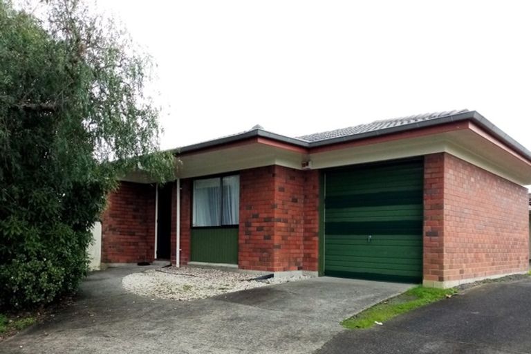 Photo of property in 1/41 Frank Evans Place, Henderson, Auckland, 0610