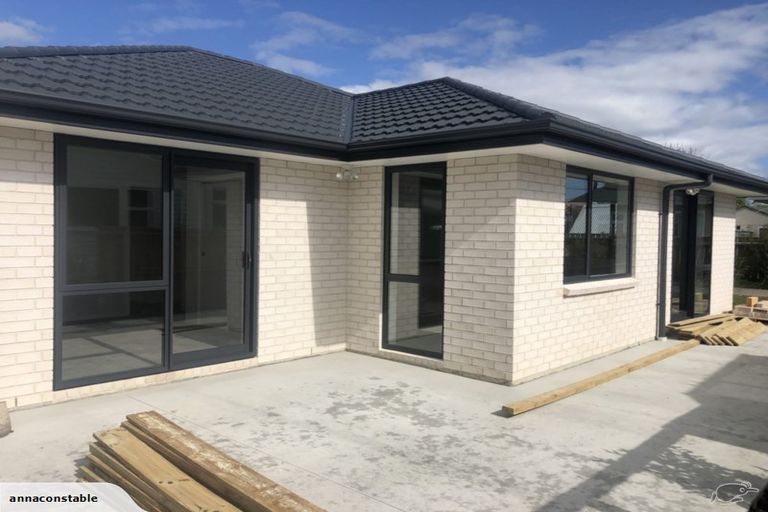 Photo of property in 30 Queenwood Road, Levin, 5510