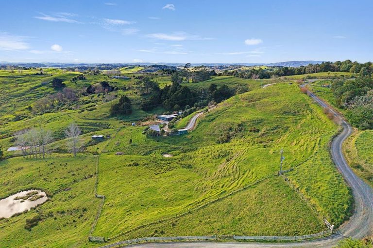 Photo of property in 63 Porter Road, Paparoa, 0571