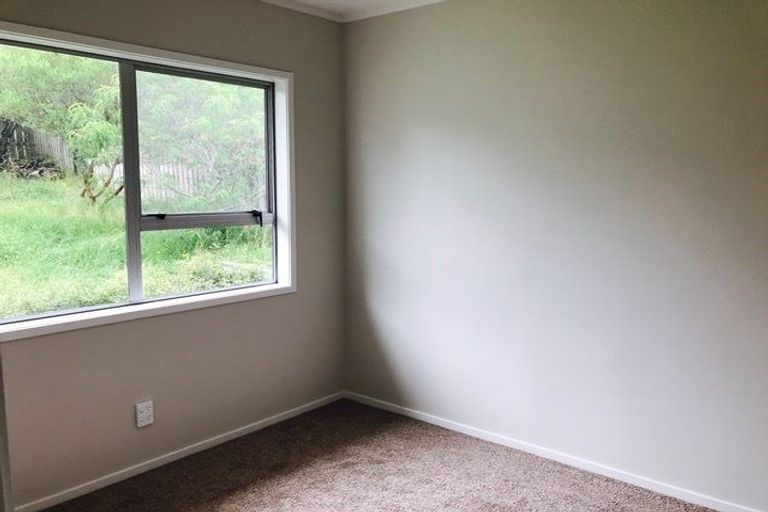 Photo of property in 43 Cedar Heights Avenue, Massey, Auckland, 0614