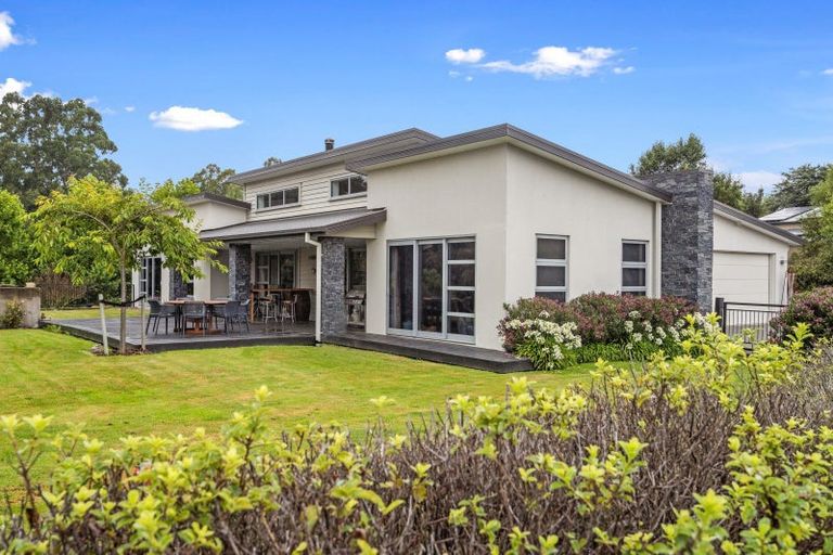 Photo of property in 184 High Street, Oxford, 7430