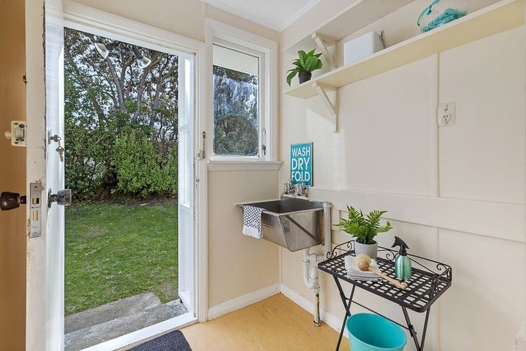 Photo of property in 2 Rakihau Place, Titahi Bay, Porirua, 5022