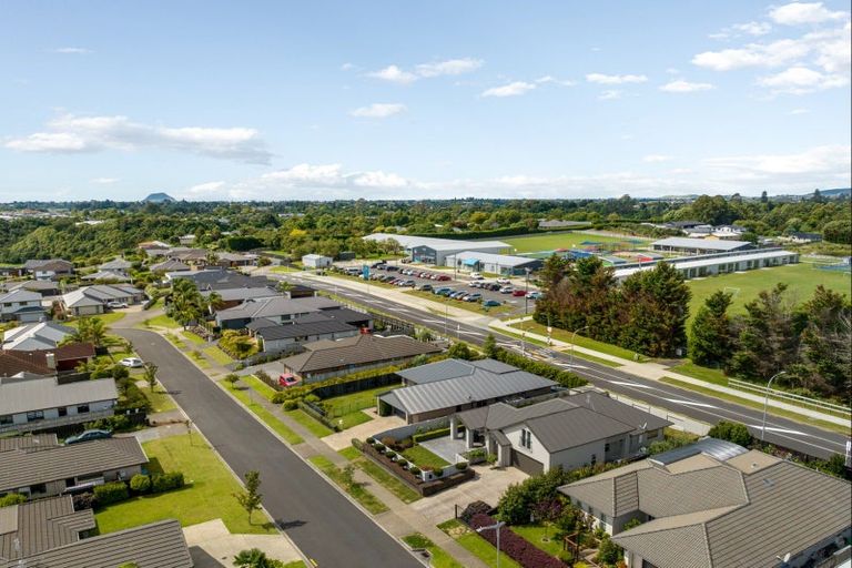 Photo of property in 43 Benmore Crescent, Pyes Pa, Tauranga, 3112