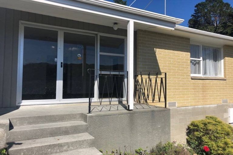 Photo of property in 19a Willis Grove, Wainuiomata, Lower Hutt, 5014