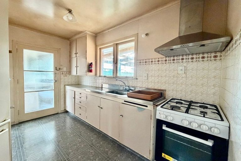 Photo of property in 2/34 Wallace Road, Papatoetoe, Auckland, 2025