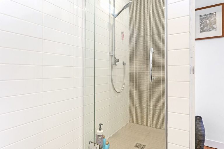 Photo of property in 58 Kopiko Road, Titirangi, Auckland, 0604