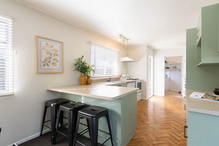 Photo of property in 5 Hookway Grove, Paraparaumu, 5032