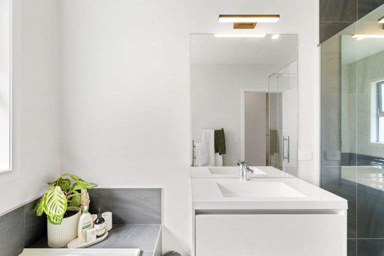 Photo of property in 22 Young Place, Taradale, Napier, 4112