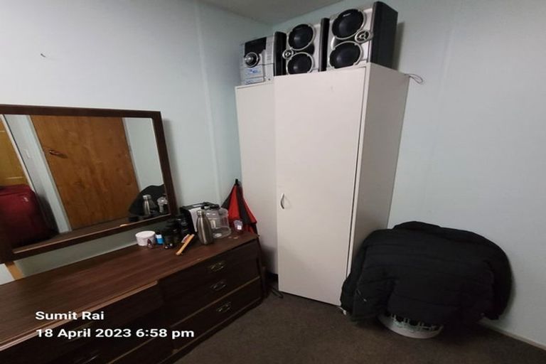 Photo of property in 14a Sunhaven Drive, Newlands, Wellington, 6037