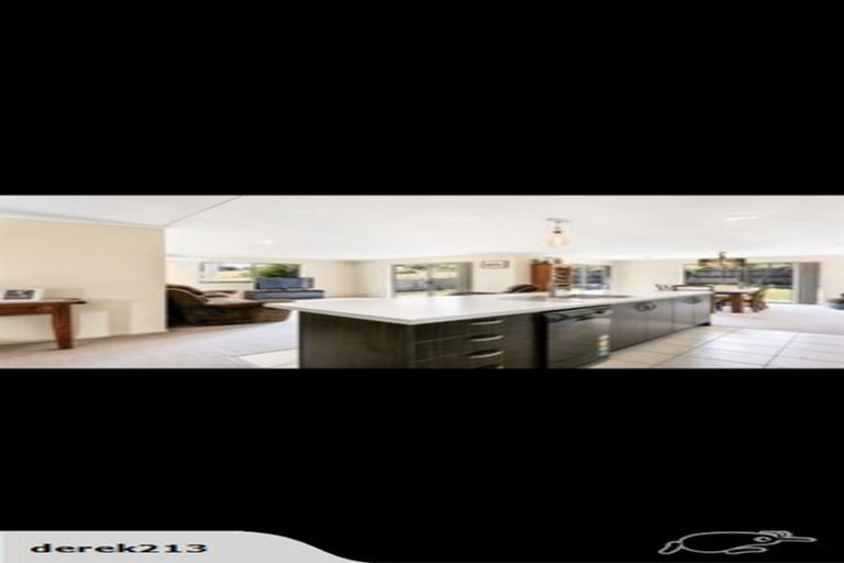 Photo of property in 70 South Kensington Way, Henderson, Auckland, 0612