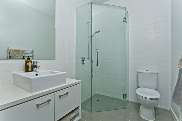 Photo of property in Sentinel Apartments, 706/3 Northcroft Street, Takapuna, Auckland, 0622