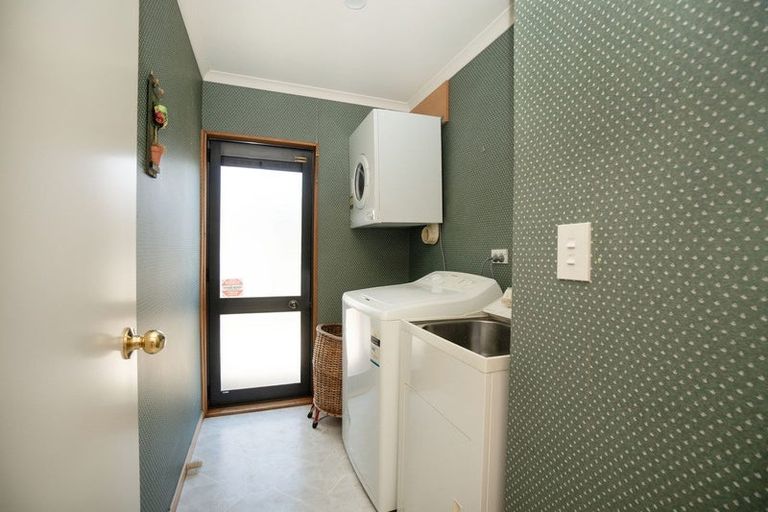 Photo of property in 20 Strachan Way, Highbury, Palmerston North, 4412