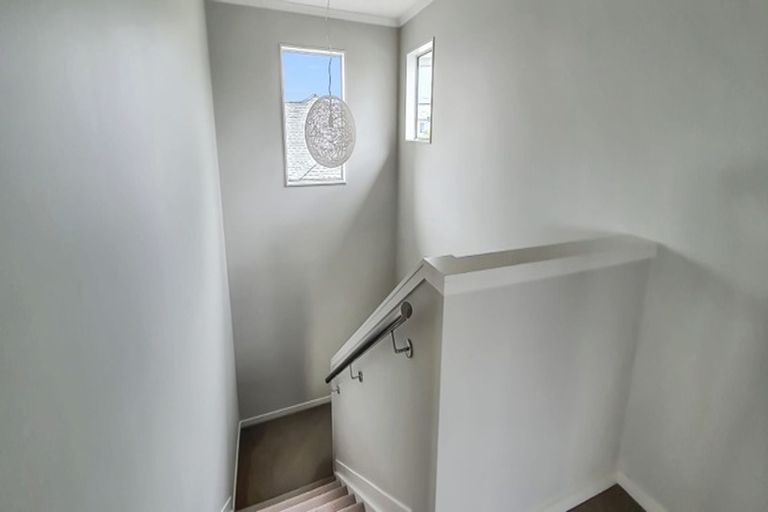 Photo of property in 22 Skipjack Pass, Silverdale, 0932