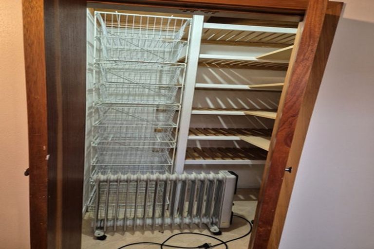 Photo of property in 39 Lucknow Terrace, Khandallah, Wellington, 6035