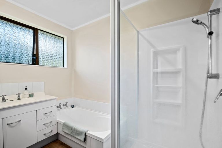 Photo of property in 11 Cargill Place, Frankleigh Park, New Plymouth, 4310