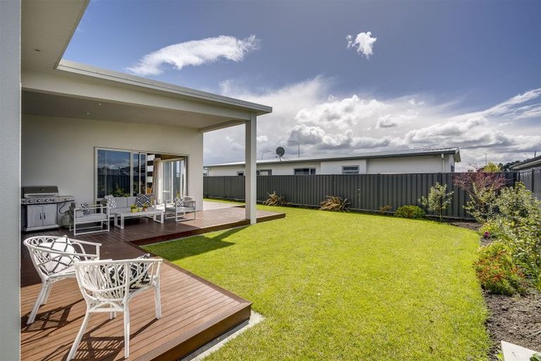 Photo of property in 88 Orotu Drive, Poraiti, Napier, 4112