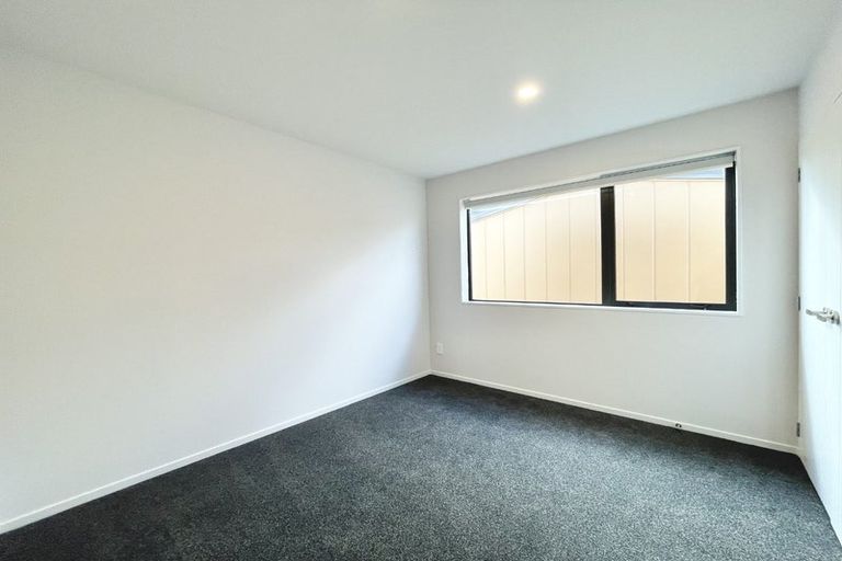Photo of property in 44e Sylvan Crescent, Te Atatu South, Auckland, 0610