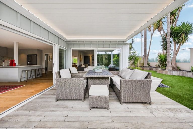 Photo of property in 9a Craig Road, Milford, Auckland, 0620