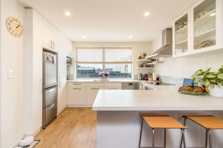 Photo of property in 93b Beachville Road, Redcliffs, Christchurch, 8081