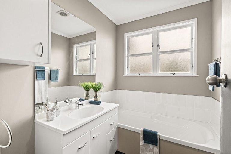 Photo of property in 27 Dewe Avenue, Feilding, 4702